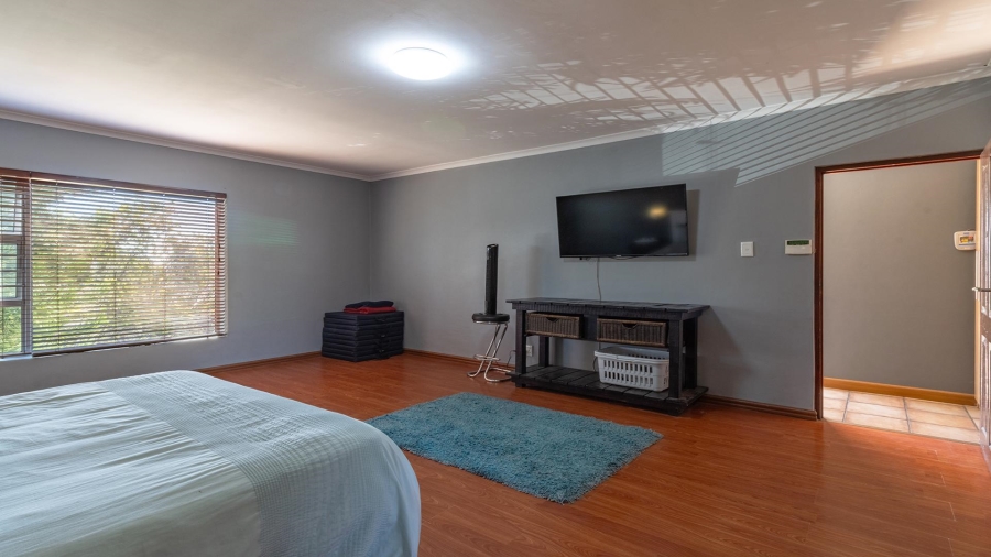 5 Bedroom Property for Sale in Northgate Western Cape